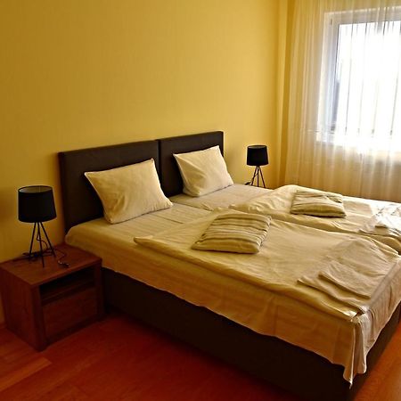 Hotel Bobr Хомутов Екстер'єр фото