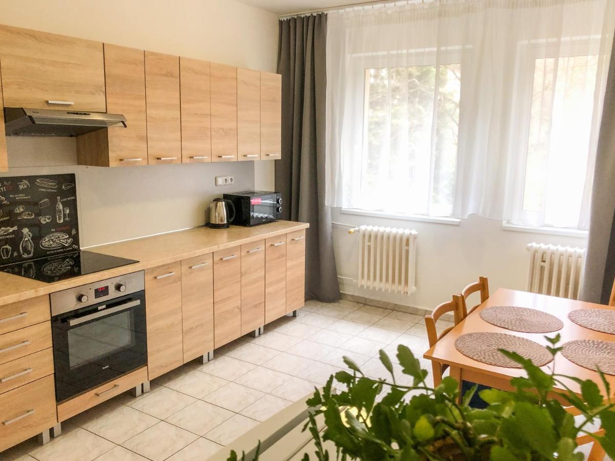 Hotel Bobr Хомутов Екстер'єр фото