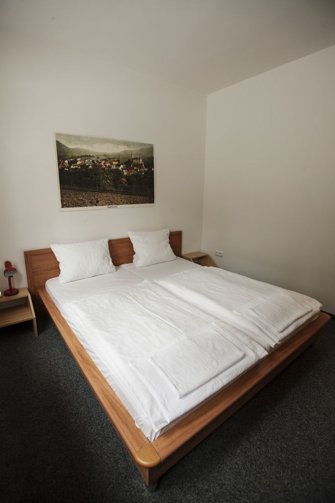 Hotel Bobr Хомутов Екстер'єр фото