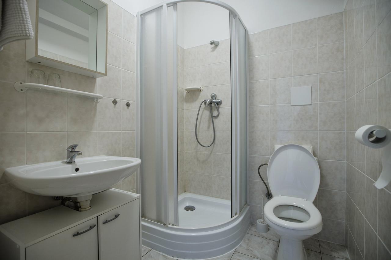 Hotel Bobr Хомутов Екстер'єр фото